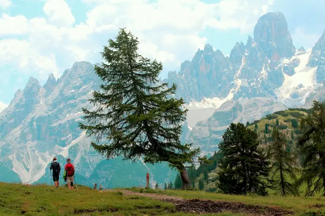 Hiking in Italy - Dolomites trail